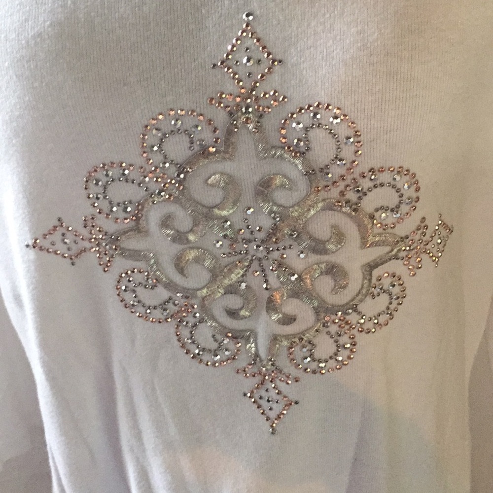 Women’s Top - Picture 2 of 4